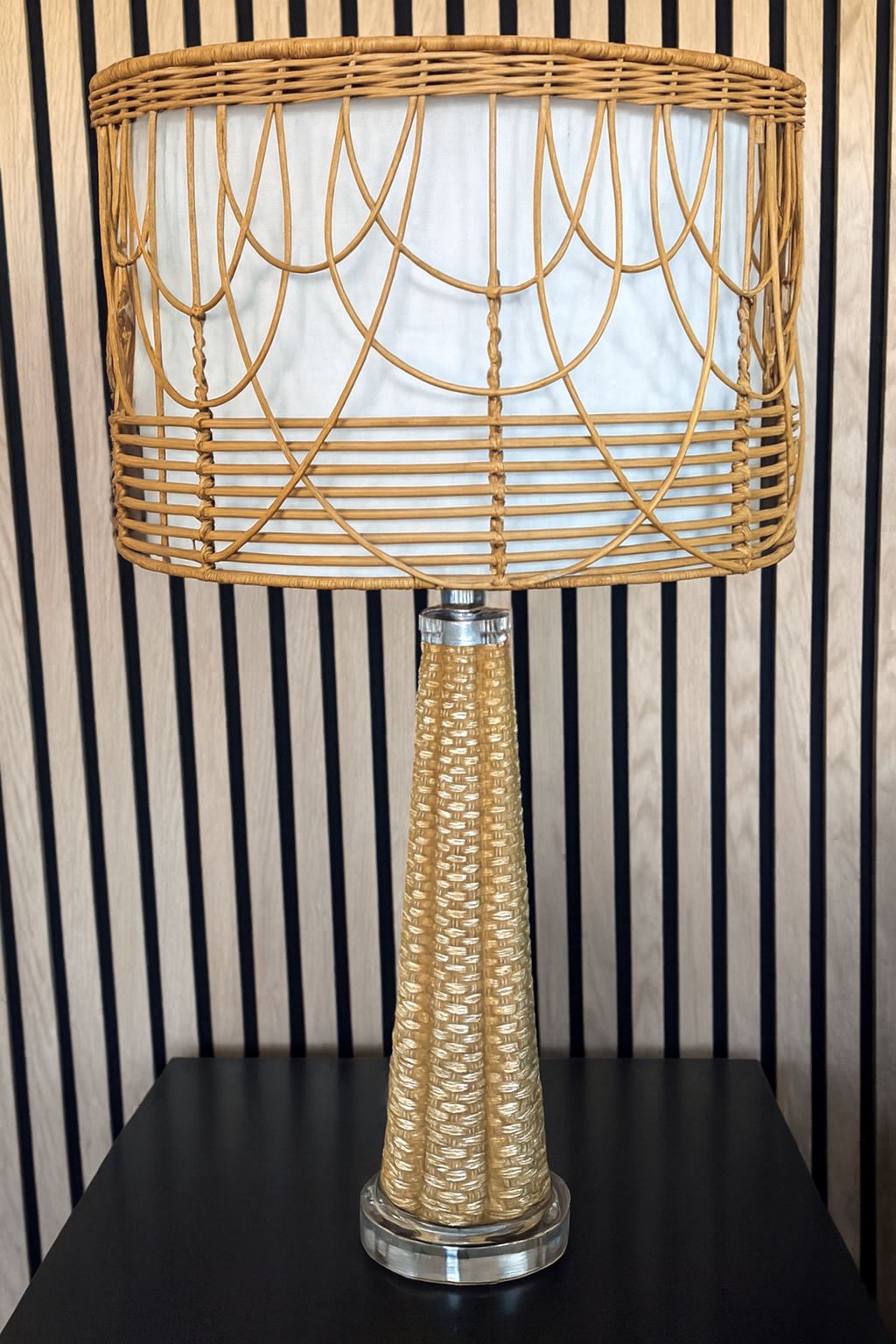 RATTAN WEAVE MODERN COASTAL TABLE LAMP QTY 63 - Image 2